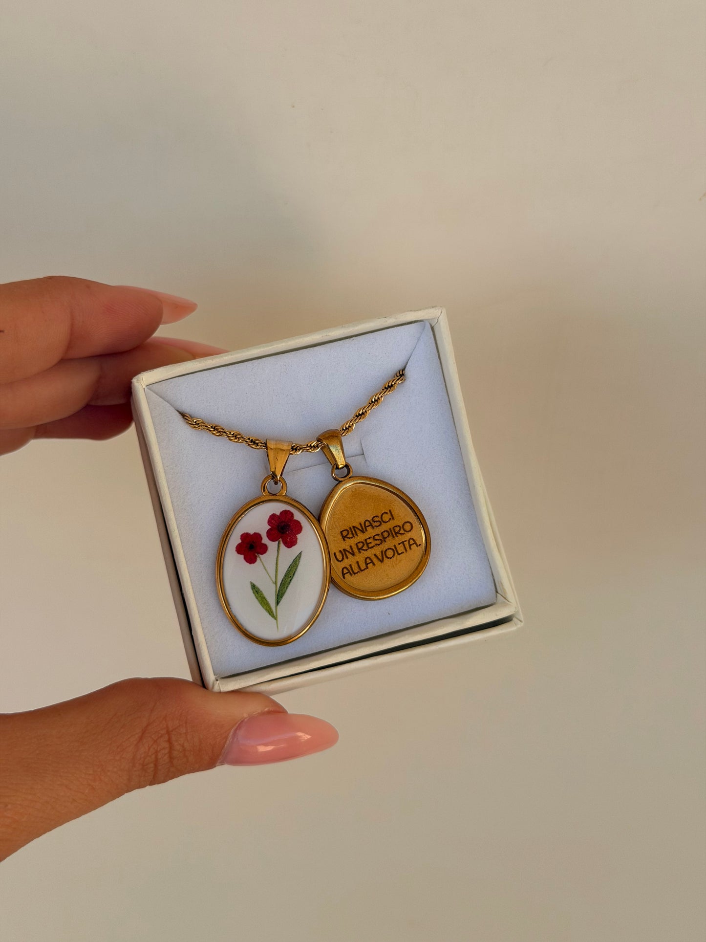 Collana Torchon RINASCI UN RESPIRO ALLA VOLTA