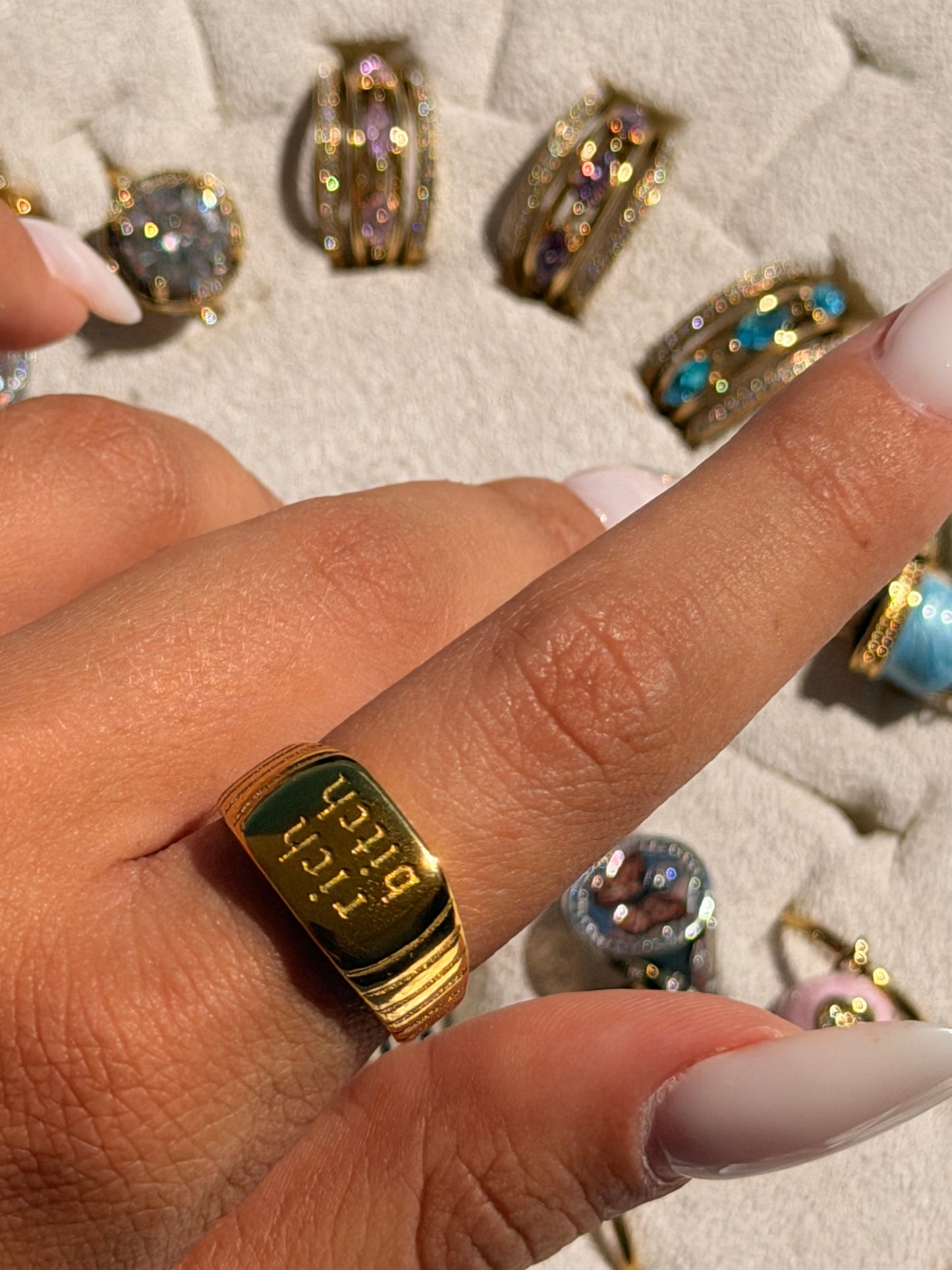 Anello RICH BITCH