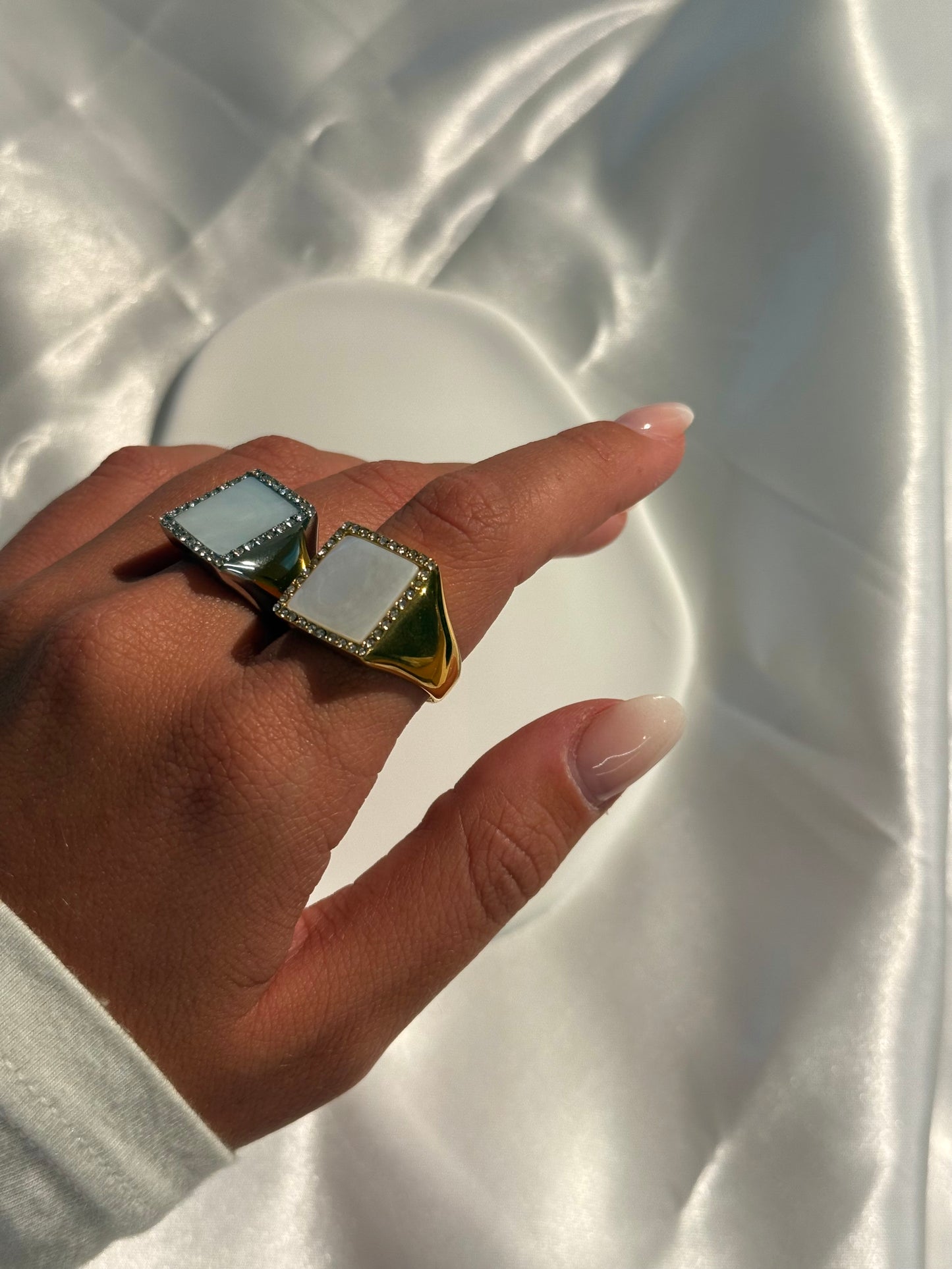 Anello Madreperla Square