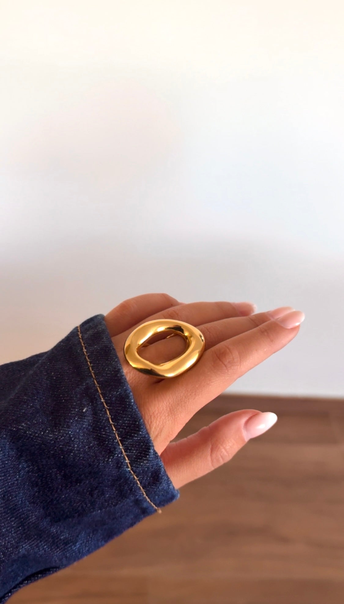 Anello Iside