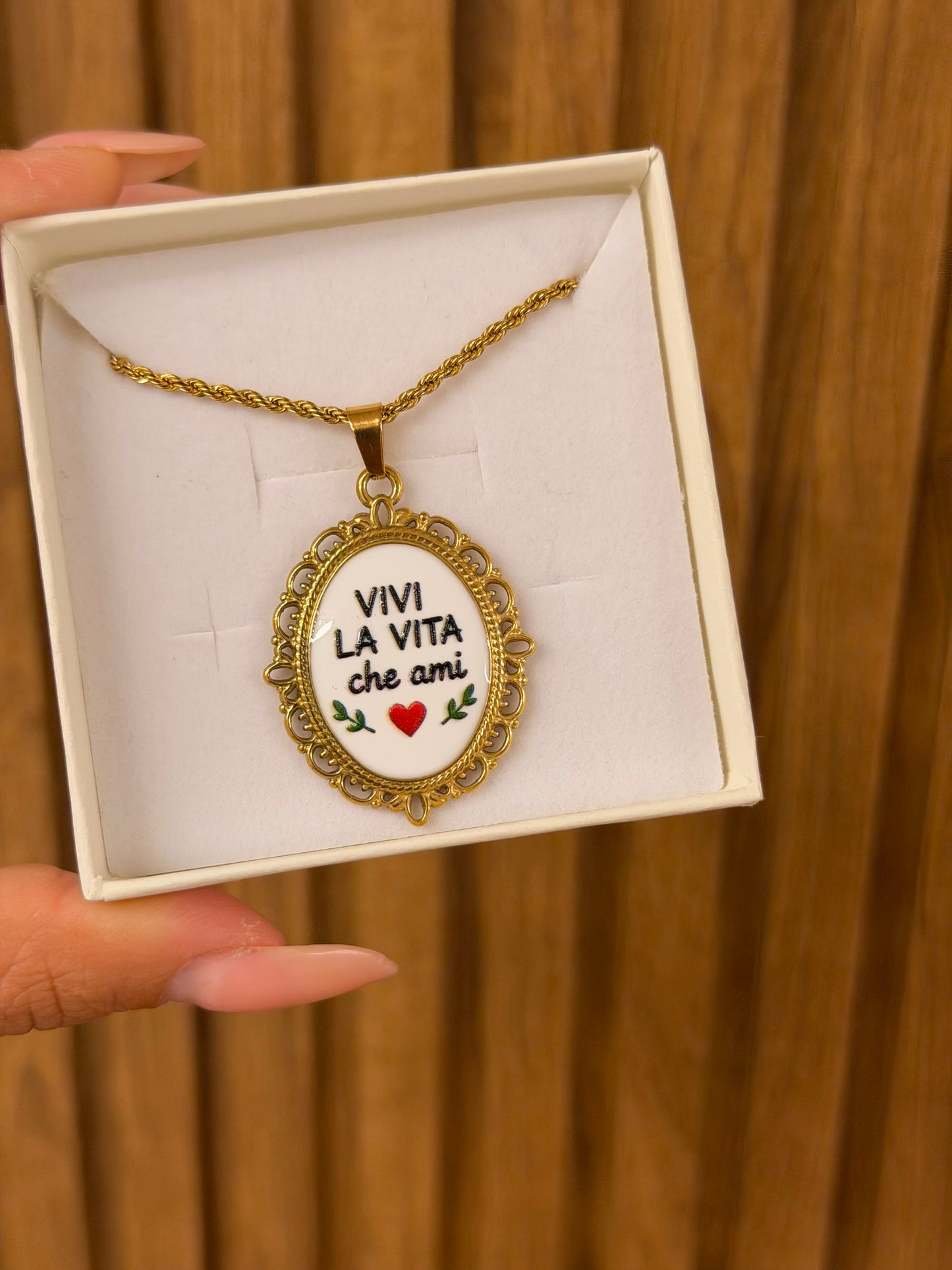 Collana Torchon VIVI LA VITA CHE AMI