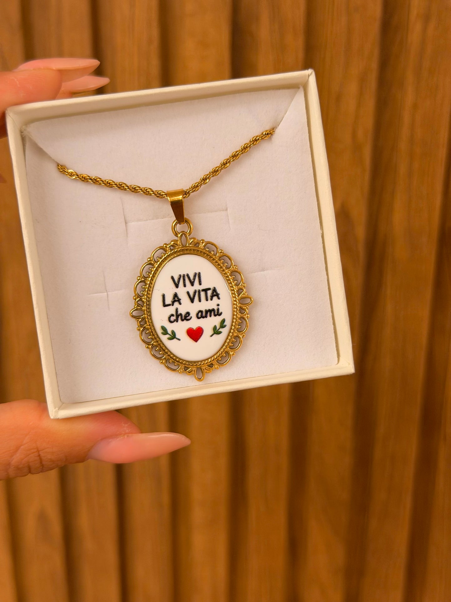 Collana Torchon VIVI LA VITA CHE AMI