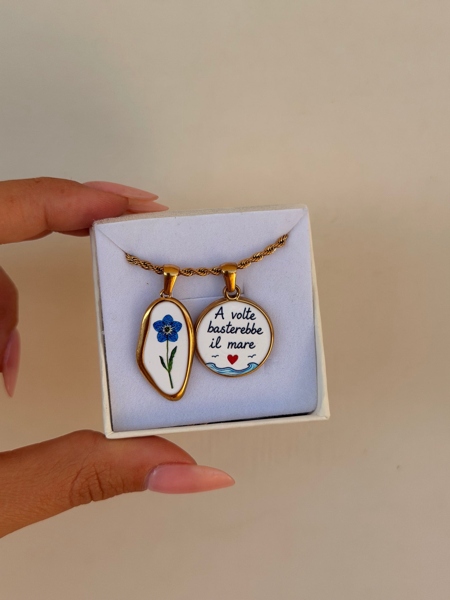 Collana Torchon BASTA POCO PER ESSERE FELICI