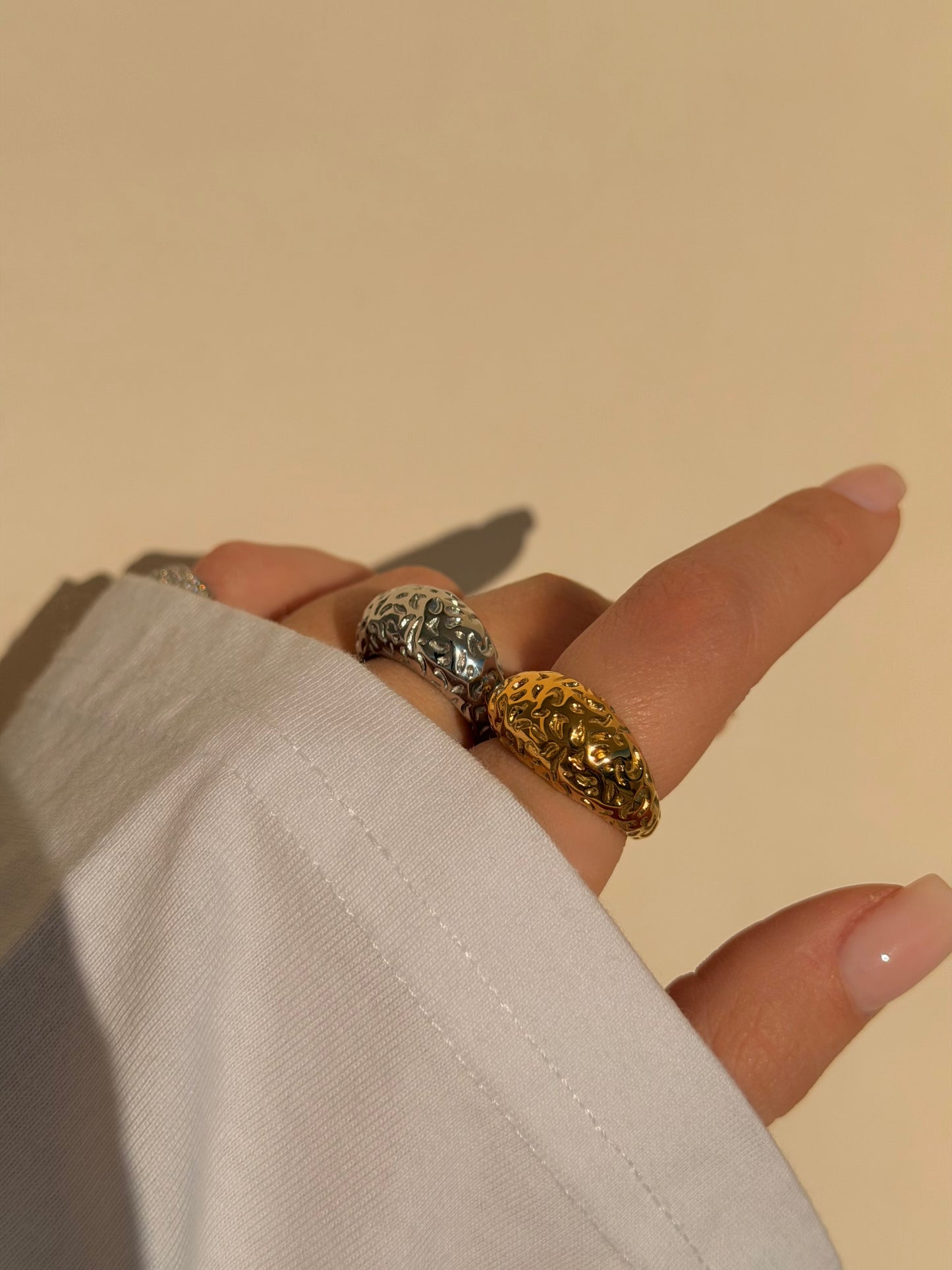 Anello BonBon martellato