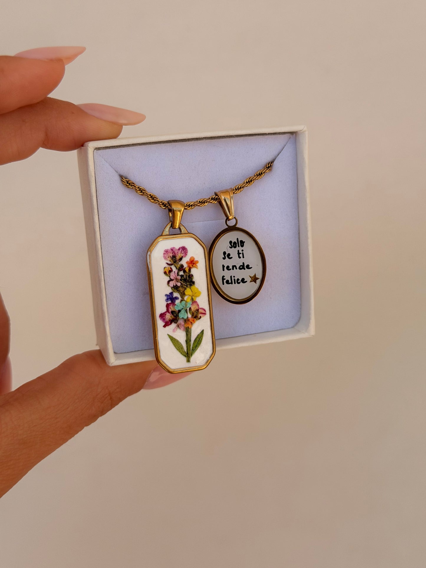 Collana SE TI RENDE FELICE