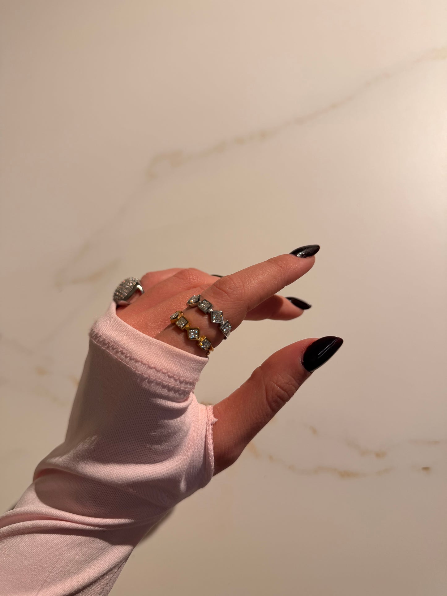 Anello Asymmetric