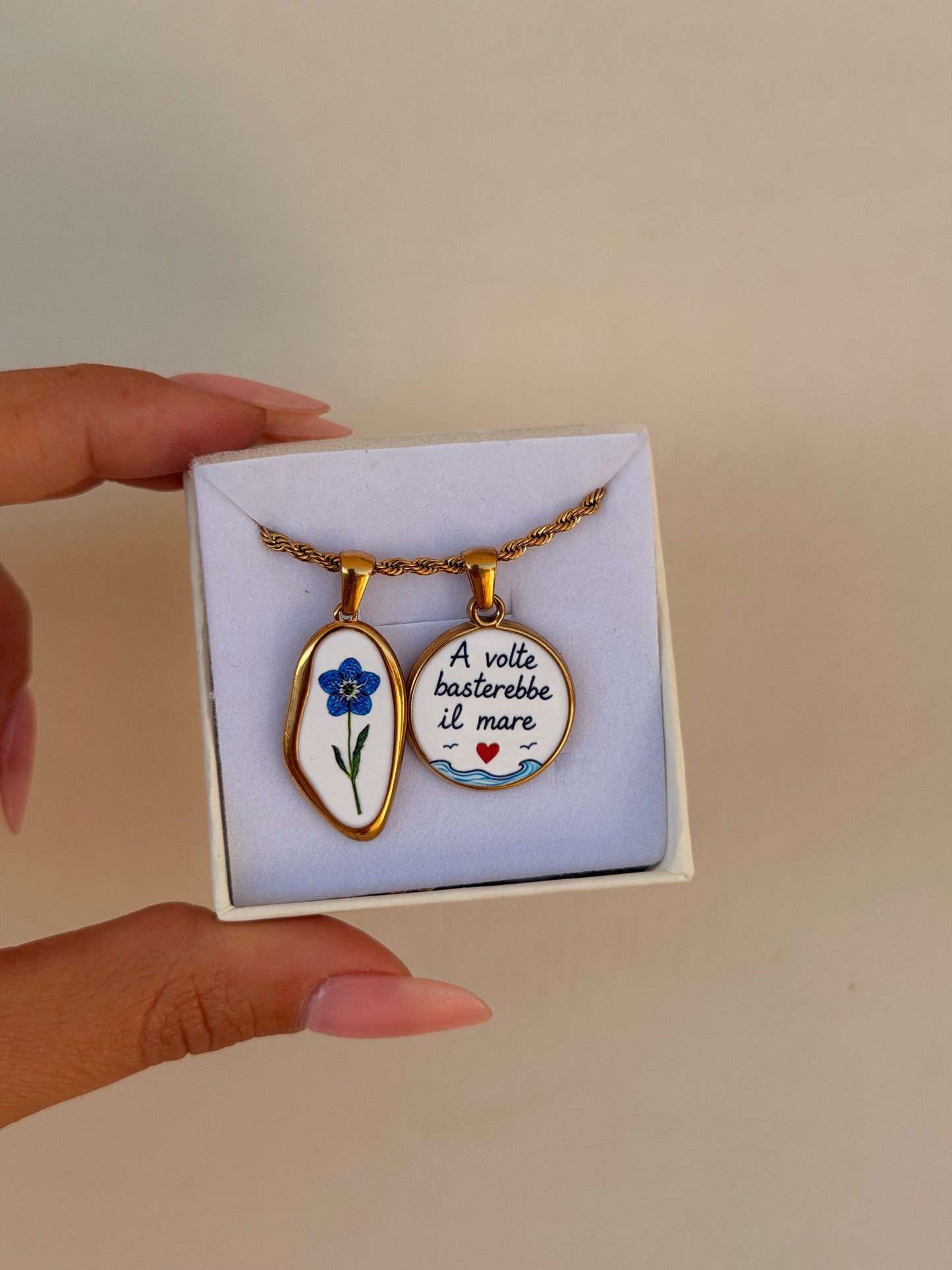 Collana Torchon BASTA POCO PER ESSERE FELICI