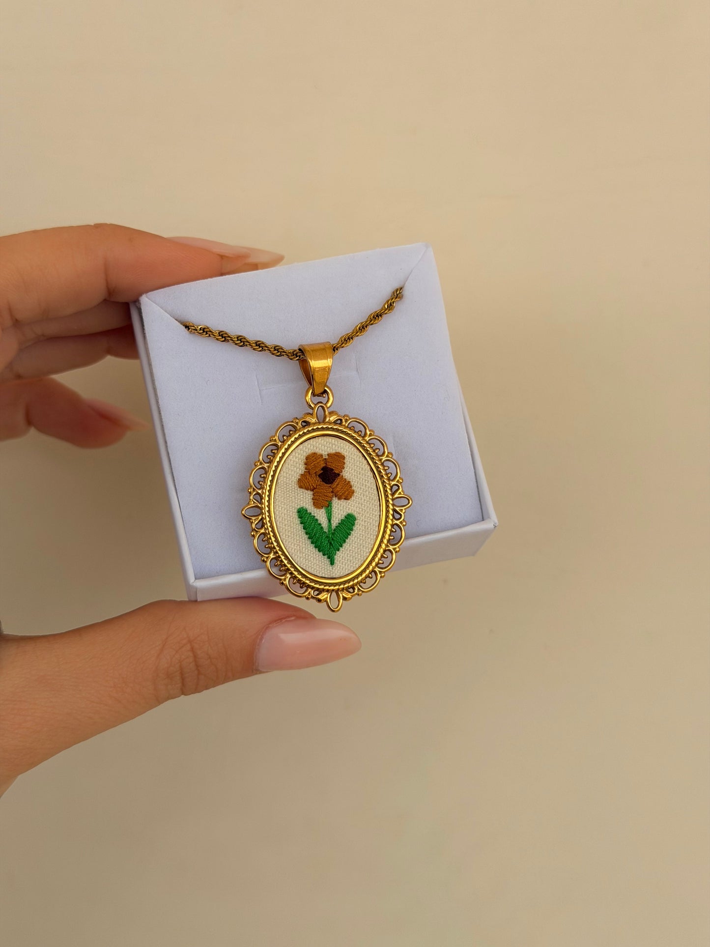 Collana Ricamata PASSIONE