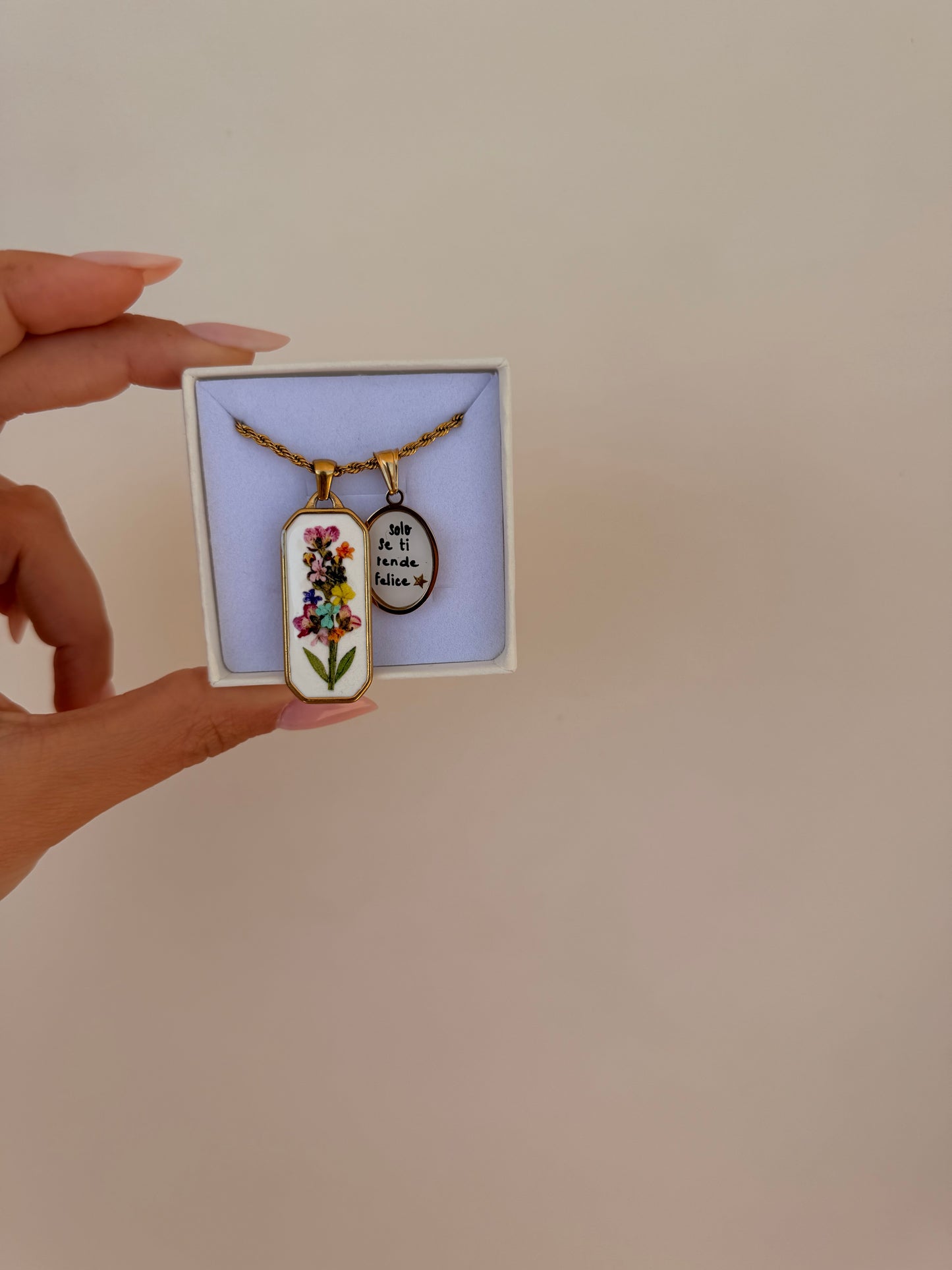 Collana SE TI RENDE FELICE