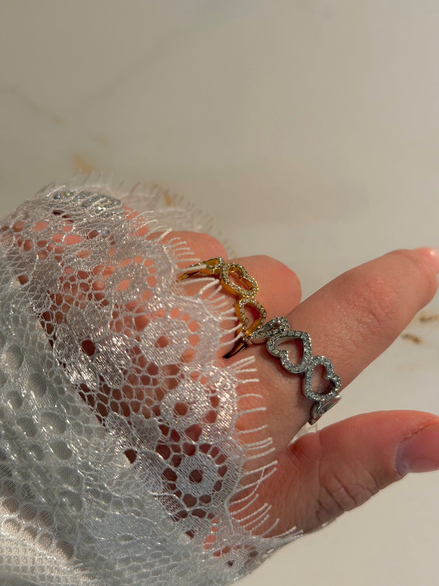 Anello Fascia Cuori Forati