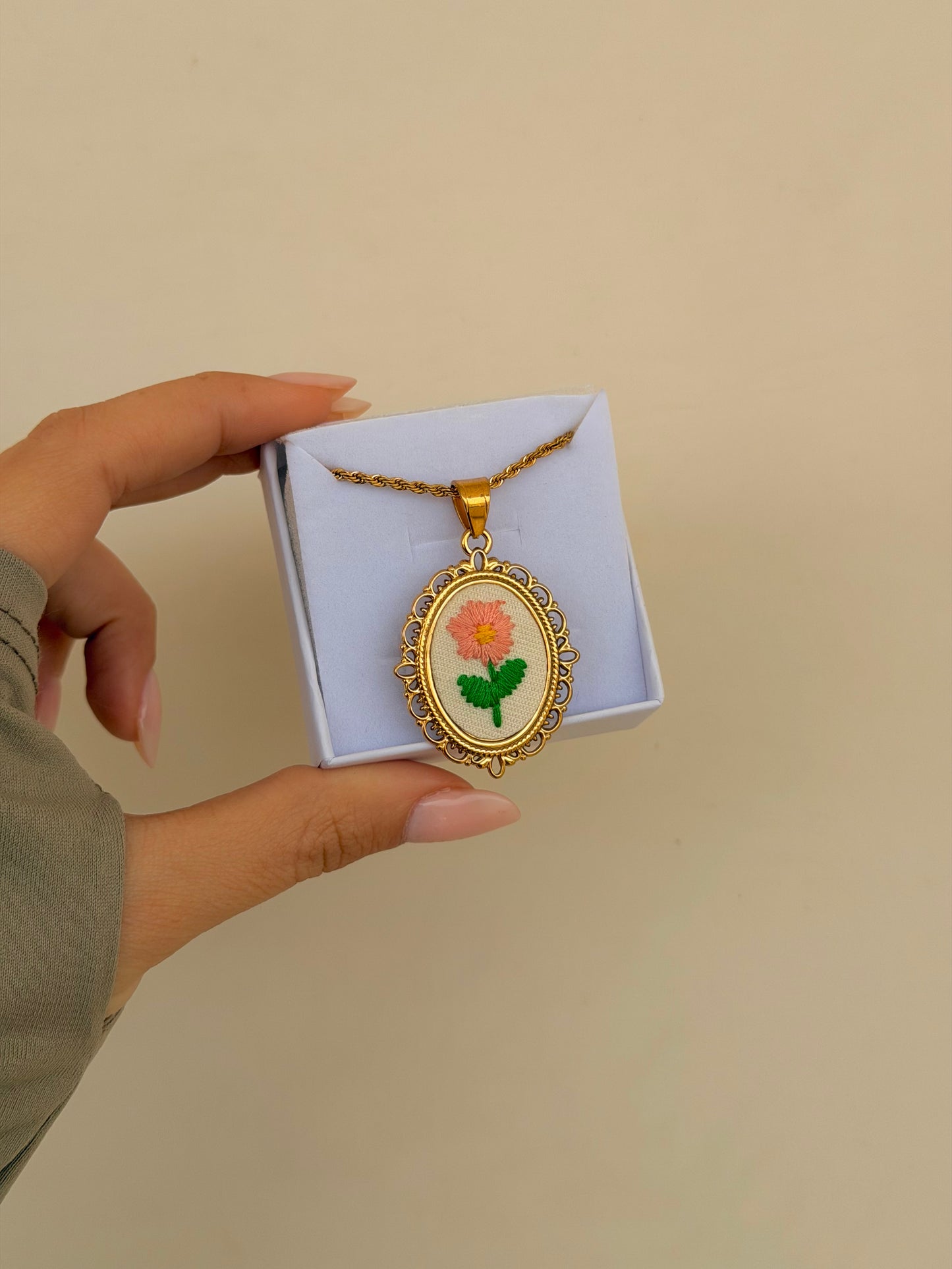 Collana Ricamata FIORE D’ESTATE