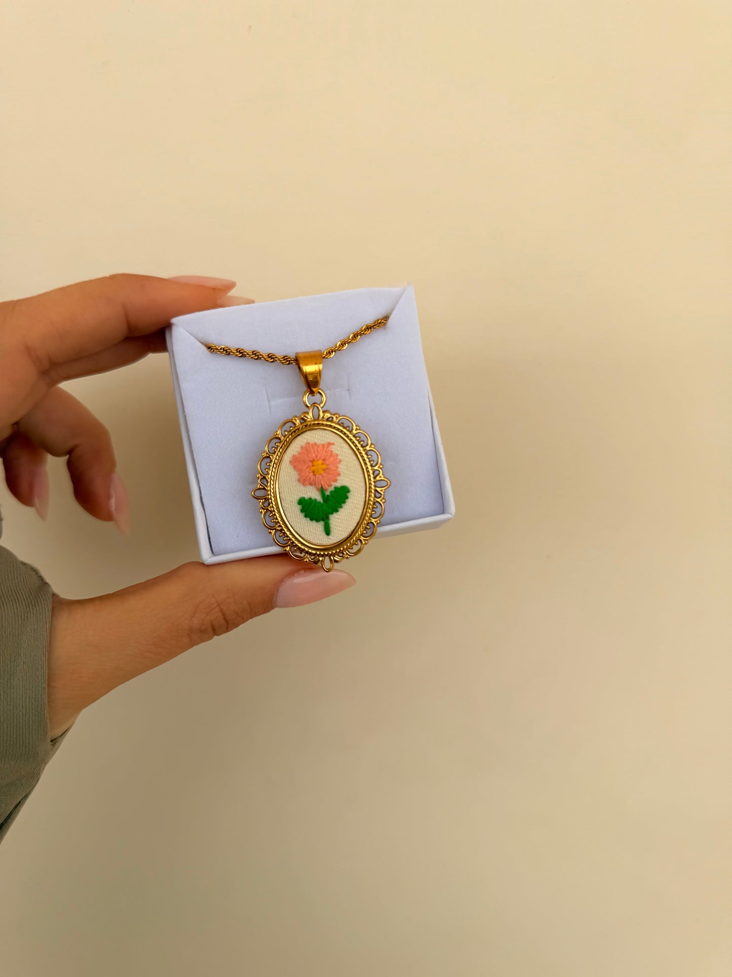 Collana Ricamata FIORE D’ESTATE